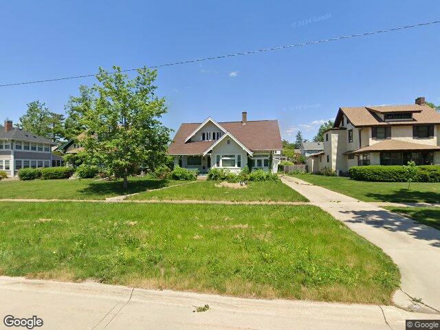 2020 grande ave se, cedar rapids,  IA 52403