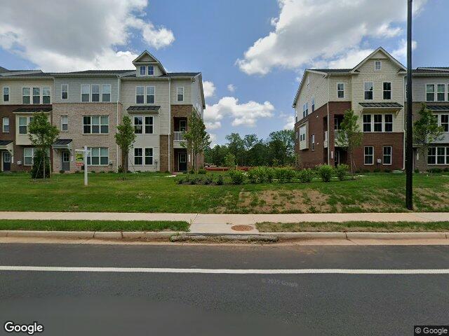 10165 queens way, manassas,  VA 20110