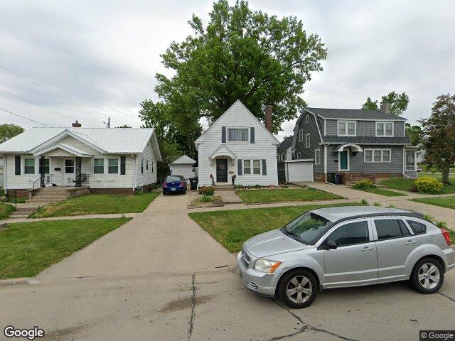 208 24th st ne, cedar rapids,  IA 52402