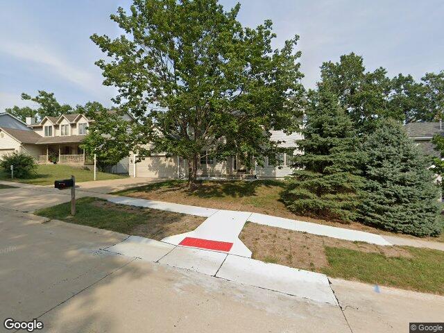 3226 riverside dr, cedar rapids,  IA 52402