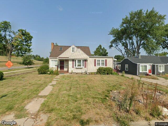 2006 g ave ne, cedar rapids,  IA 52402