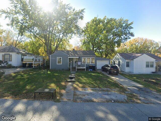 915 ne 44th st, kansas city,  MO 64116