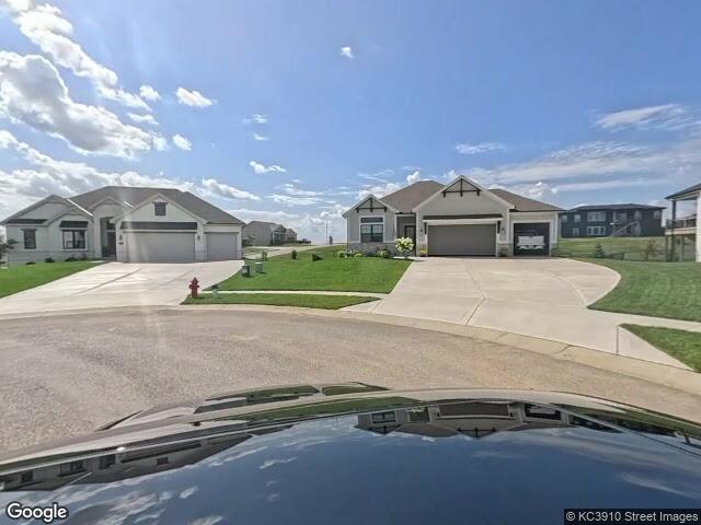 13616 clover court, kearney,  MO 64060