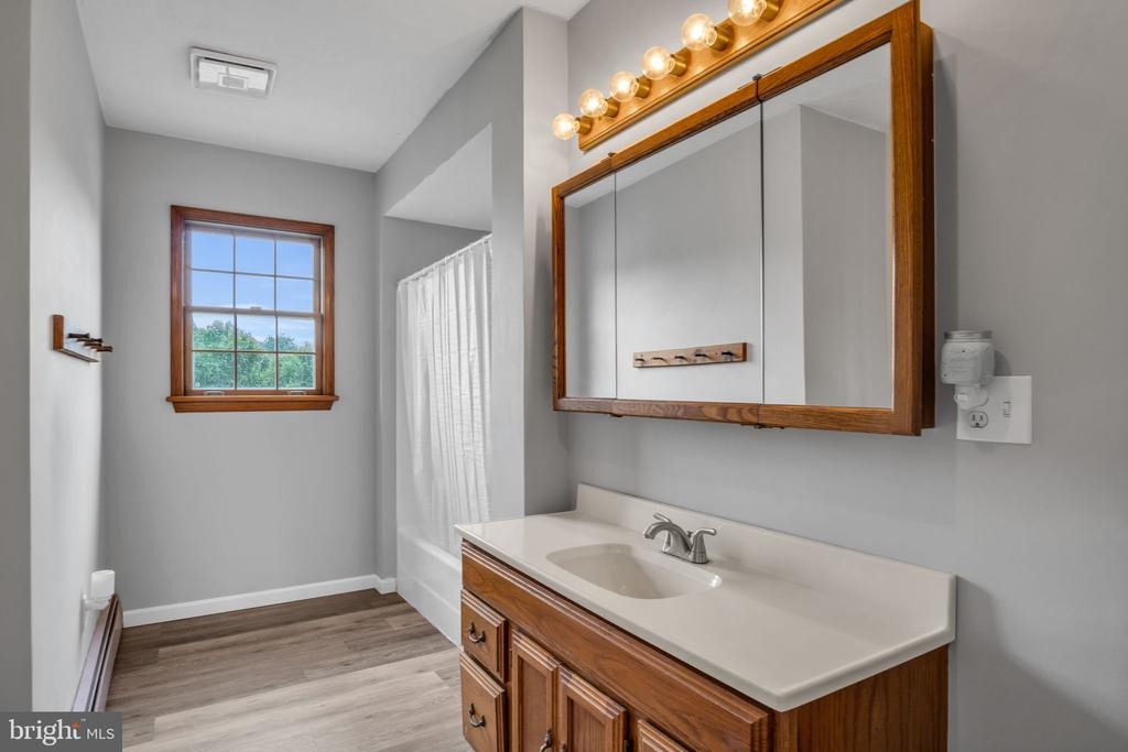1041 irishtown rd, new oxford,  PA 17350