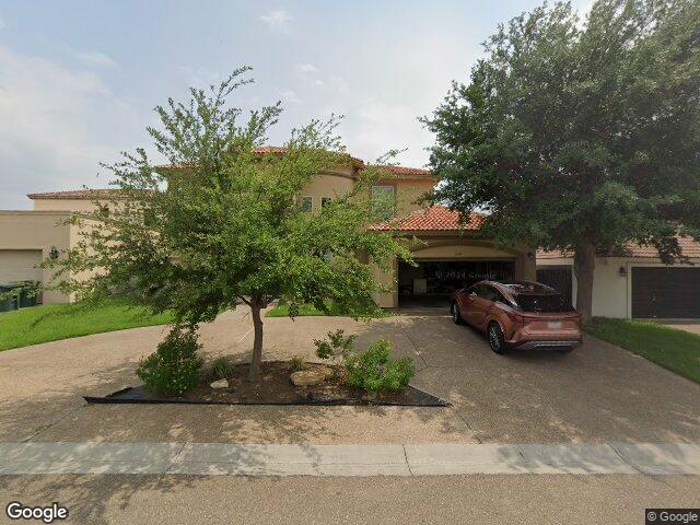 319 lake carnegie ct, laredo,  TX 78041