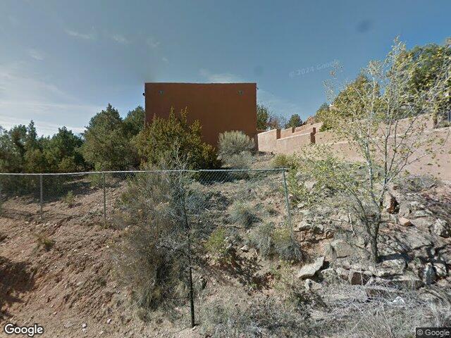 402 vera dr, santa fe,  NM 87501