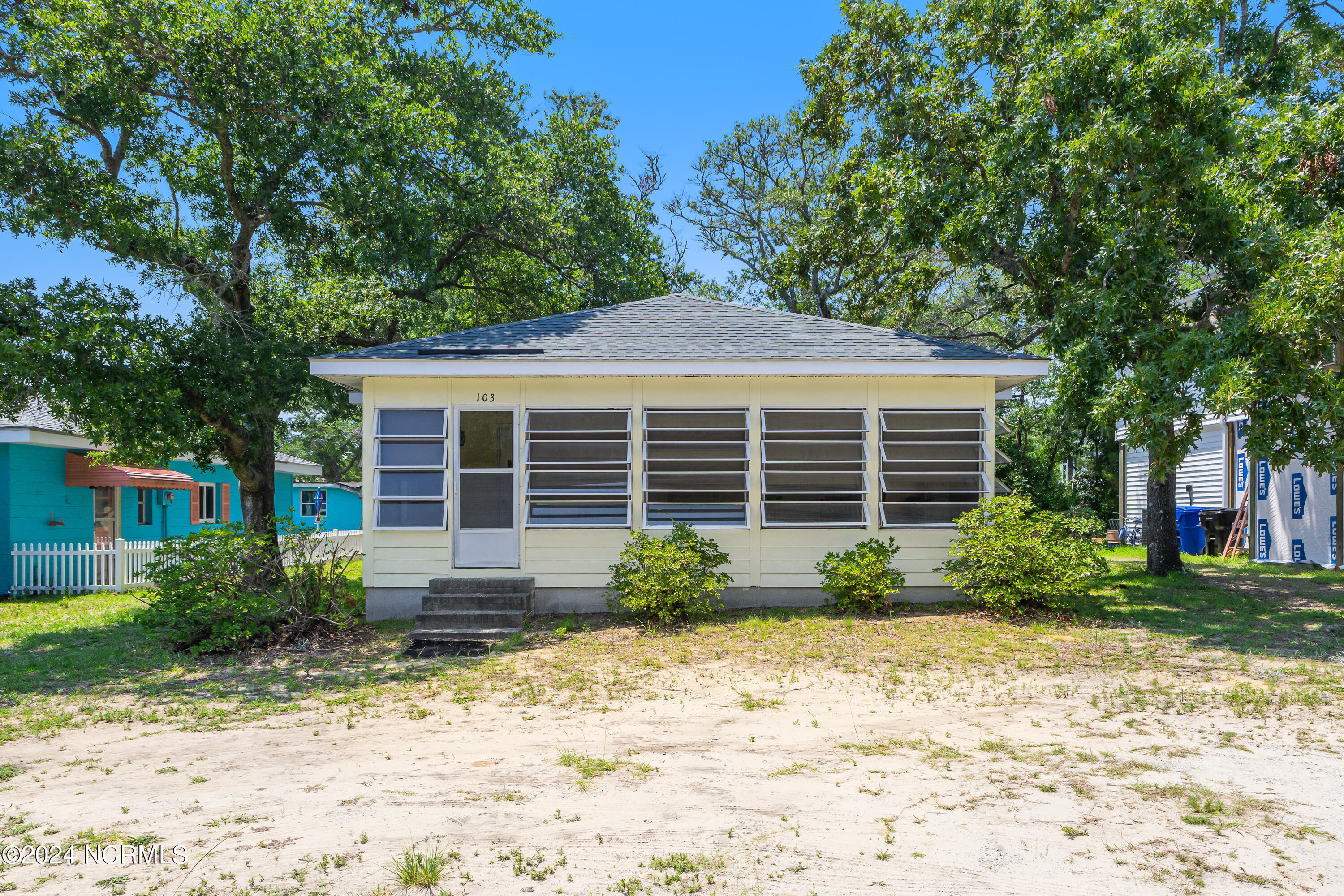 103 n middleton ave, oak island,  NC 28465