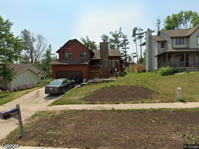 1705 hidden hollow ln nw, cedar rapids,  IA 52405