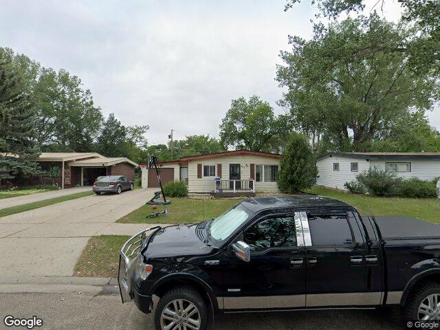 2513 skyline dr, minot,  ND 58703