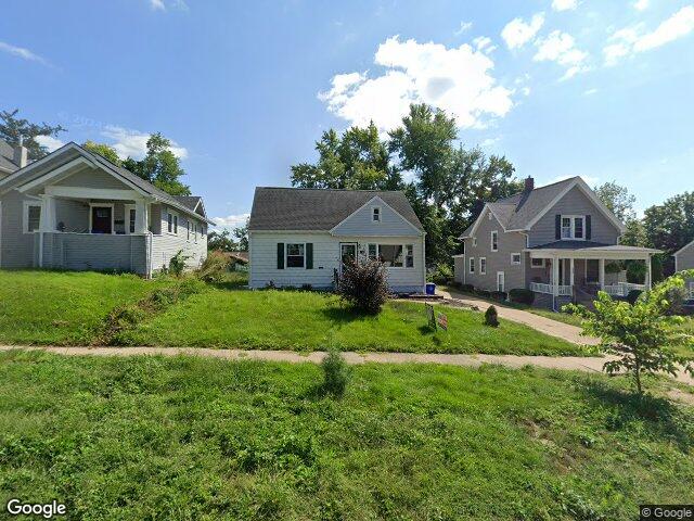 135 25th street drive se, cedar rapids,  IA 52402