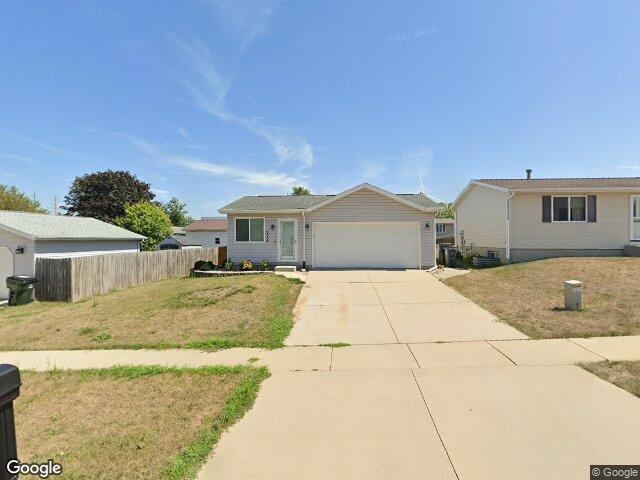 5655 deerwood st sw, cedar rapids,  IA 52404