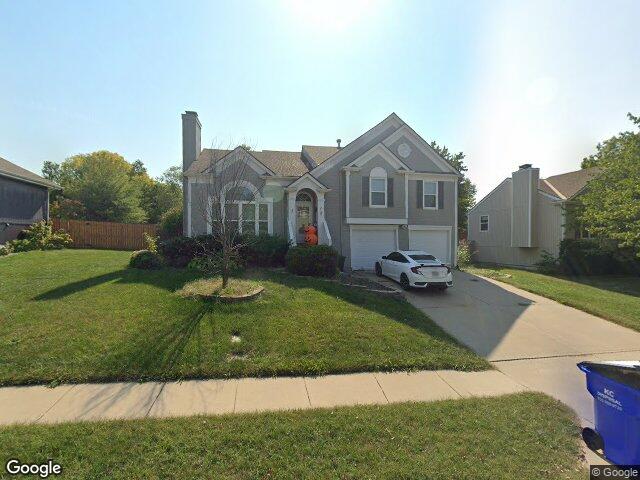 2137 se 7th st, lees summit,  MO 64063
