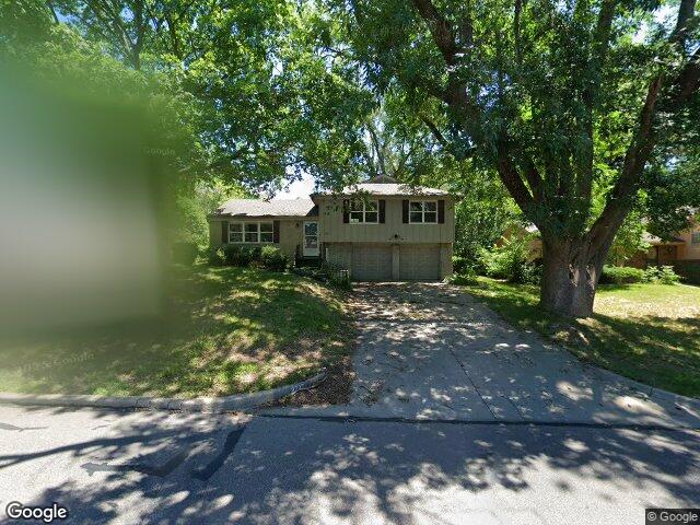 8707 ward pkwy, kansas city,  MO 64114