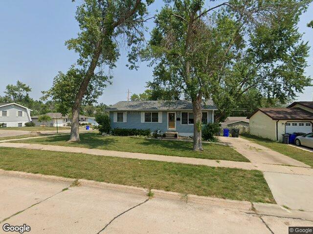 271 lynda dr nw, cedar rapids,  IA 52405