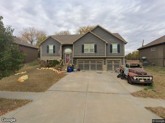 412 duncan dr, liberty,  MO 64068