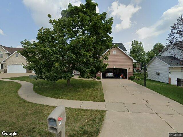 420 woodbine dr, marion,  IA 52302