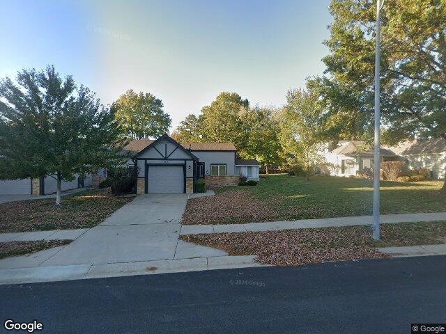6614 n revere dr, kansas city,  MO 64151