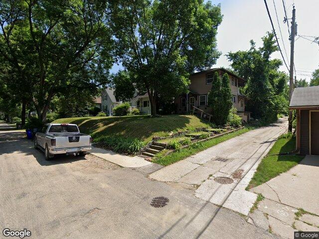 1919 8th ave se, cedar rapids,  IA 52403