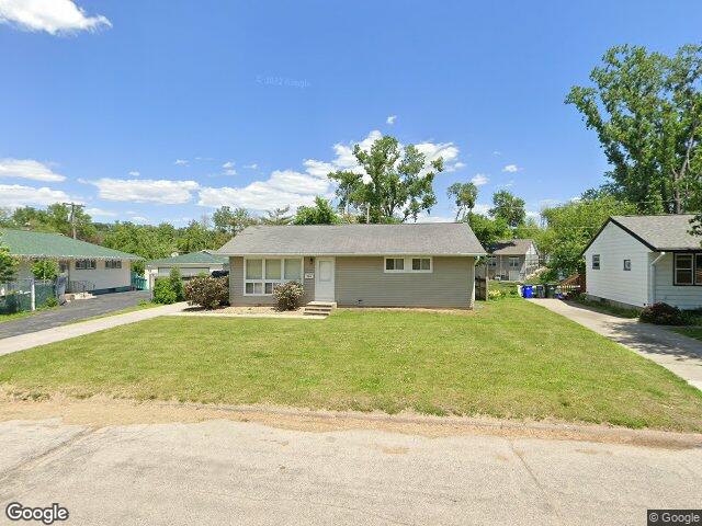 1104 38th st se, cedar rapids,  IA 52403