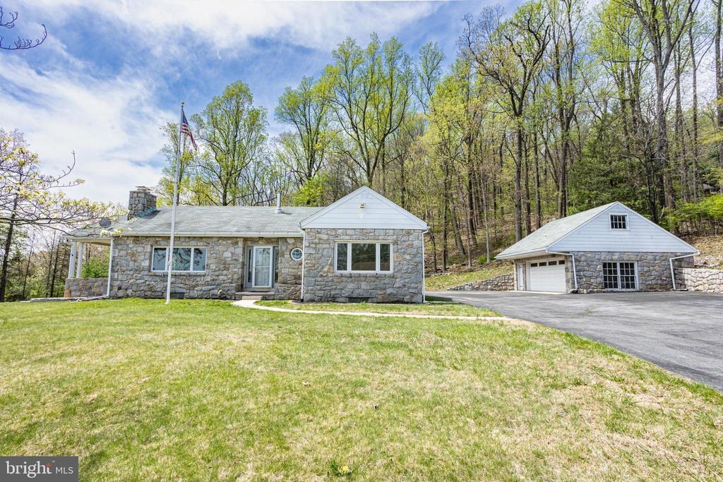 330 church lane rd, reading,  PA 19606