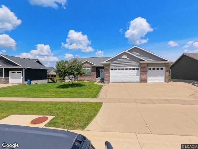 440 driftwood ln, fairfax,  IA 52228