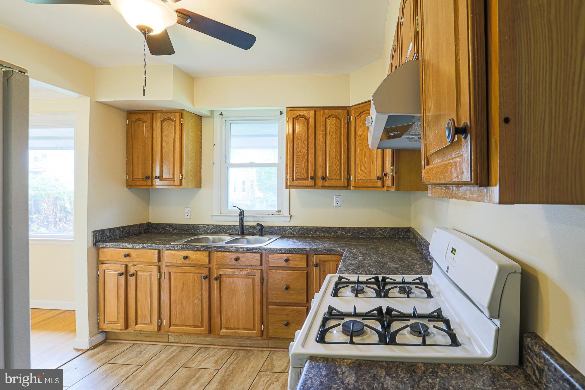 4610 schley ave, baltimore,  MD 21206
