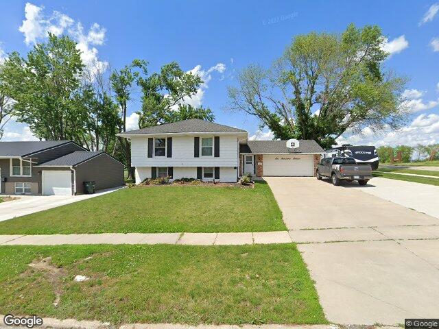 6016 sharon ln nw, cedar rapids,  IA 52405