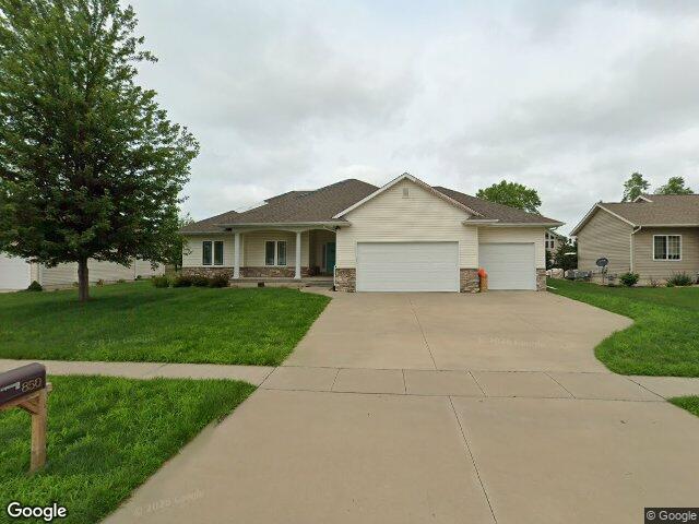 850 hemlock ct, robins,  IA 52328