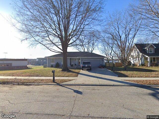 1912 honeysuckle st, kearney,  MO 64060
