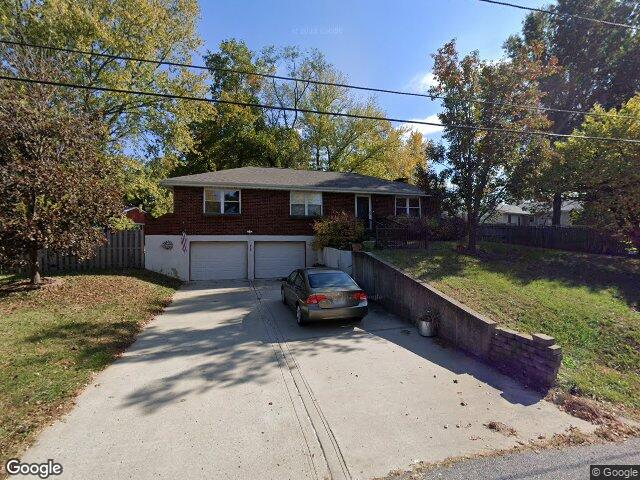 6705 s elm st, pleasant valley,  MO 64068