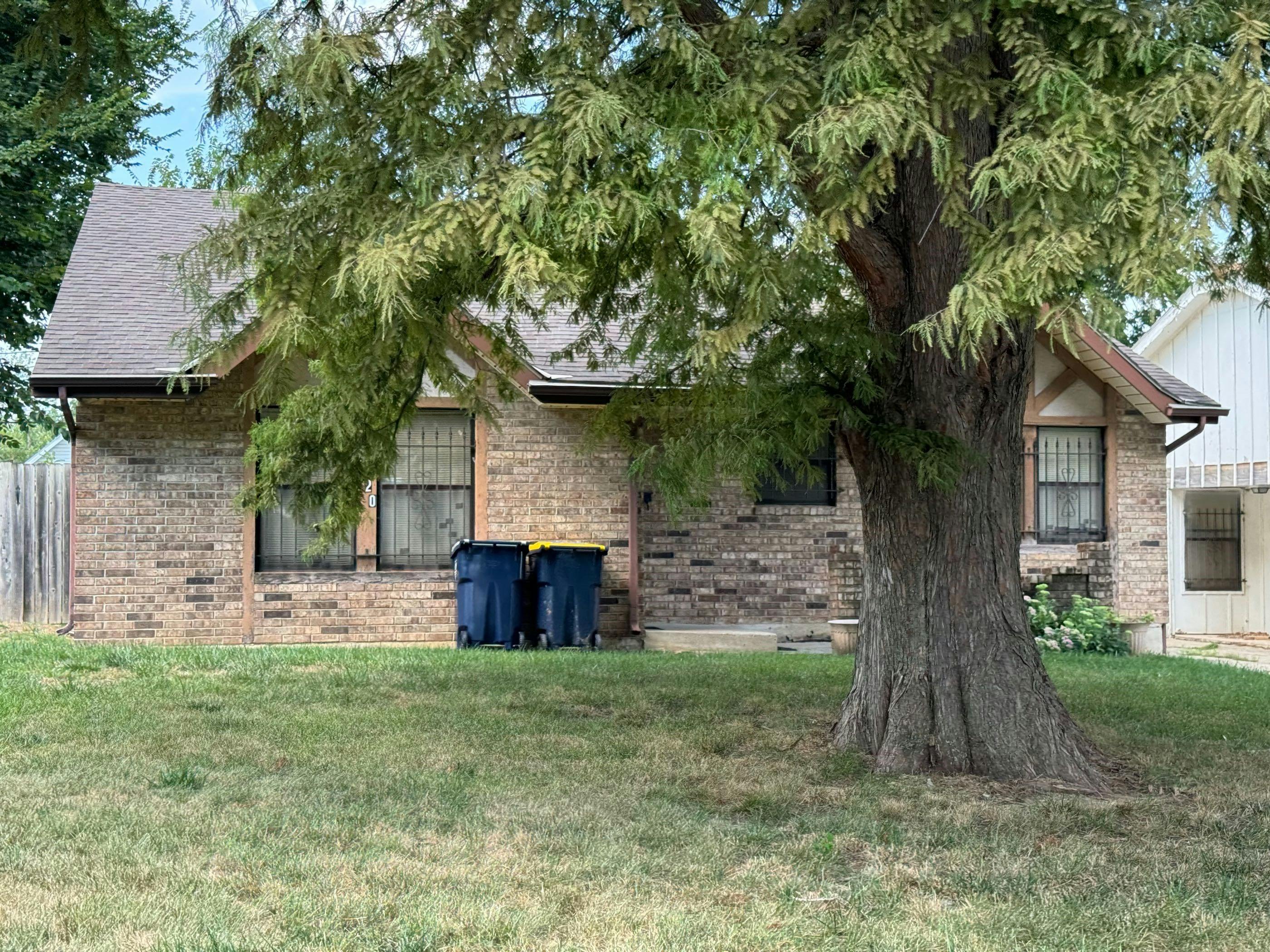 5920 elmwood ave, kansas city,  MO 64130