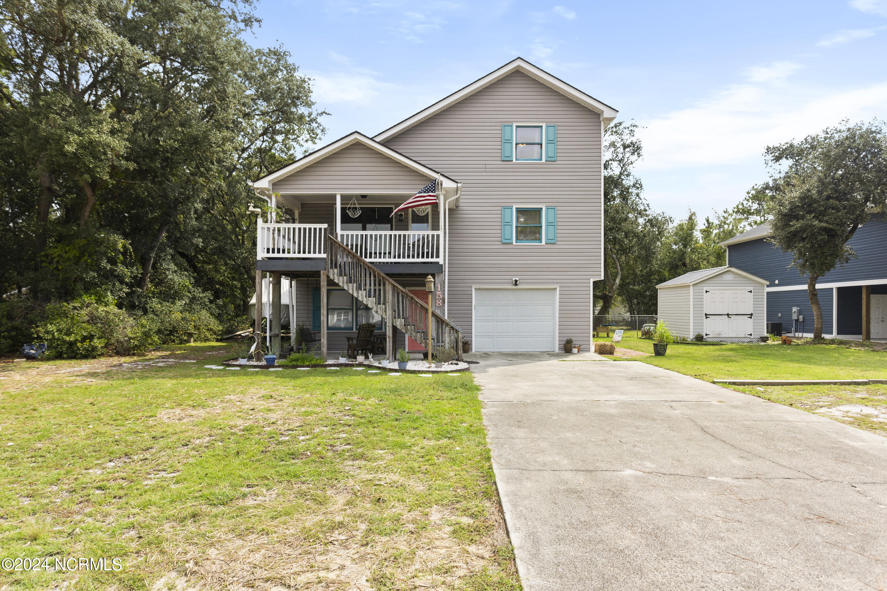 158 nw 4th st, oak island,  NC 28465