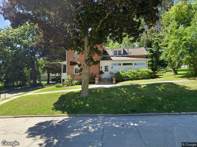 123 2nd ave sw, mount vernon,  IA 52314