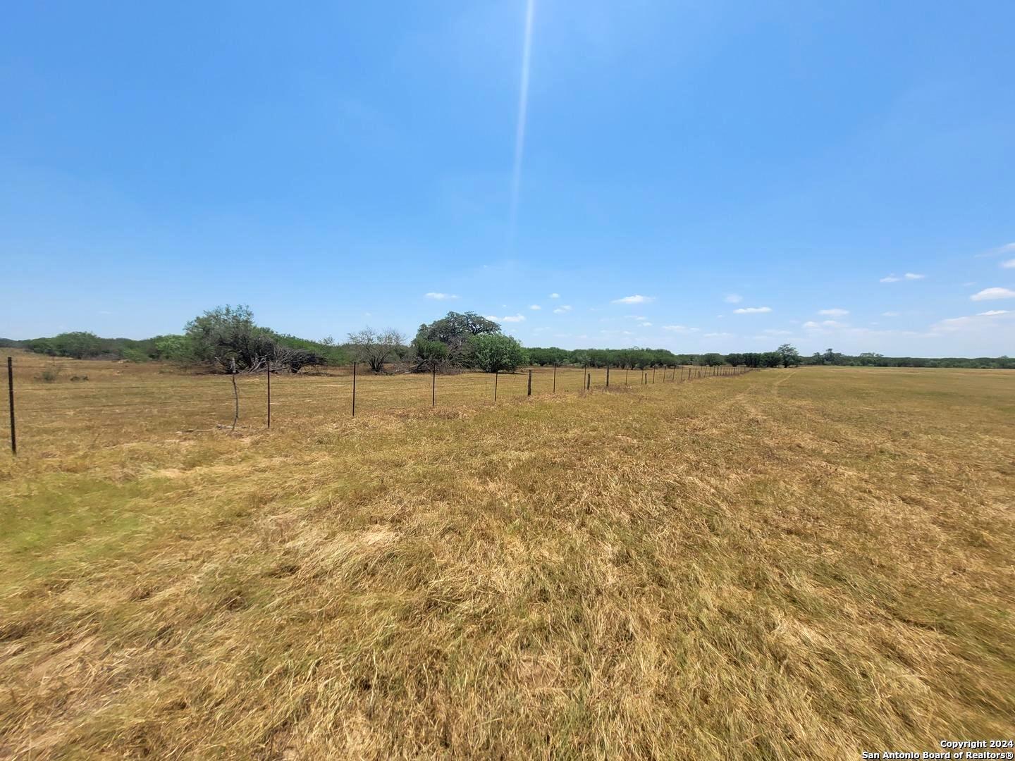 lot 7 of 7 bar r lane, floresville,  TX 78114