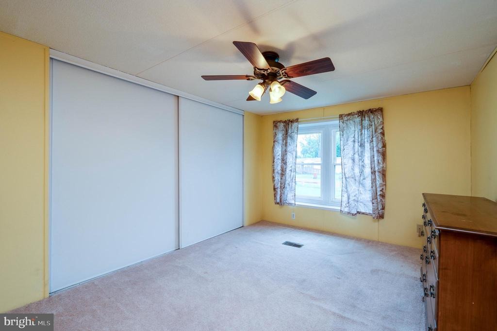 402 allenbrook ln, reading,  PA 19606
