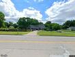 5200 woodland dr, shawnee,  KS 66218