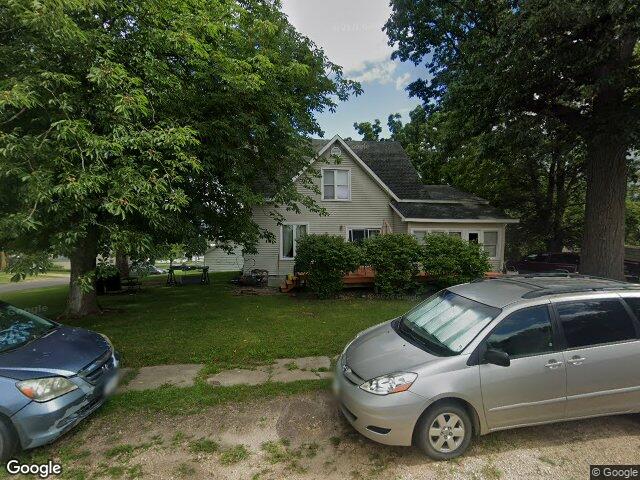 106 3rd ave, coggon,  IA 52218