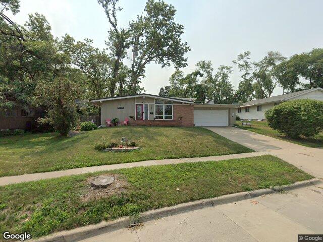 3847 falbrook dr ne, cedar rapids,  IA 52402