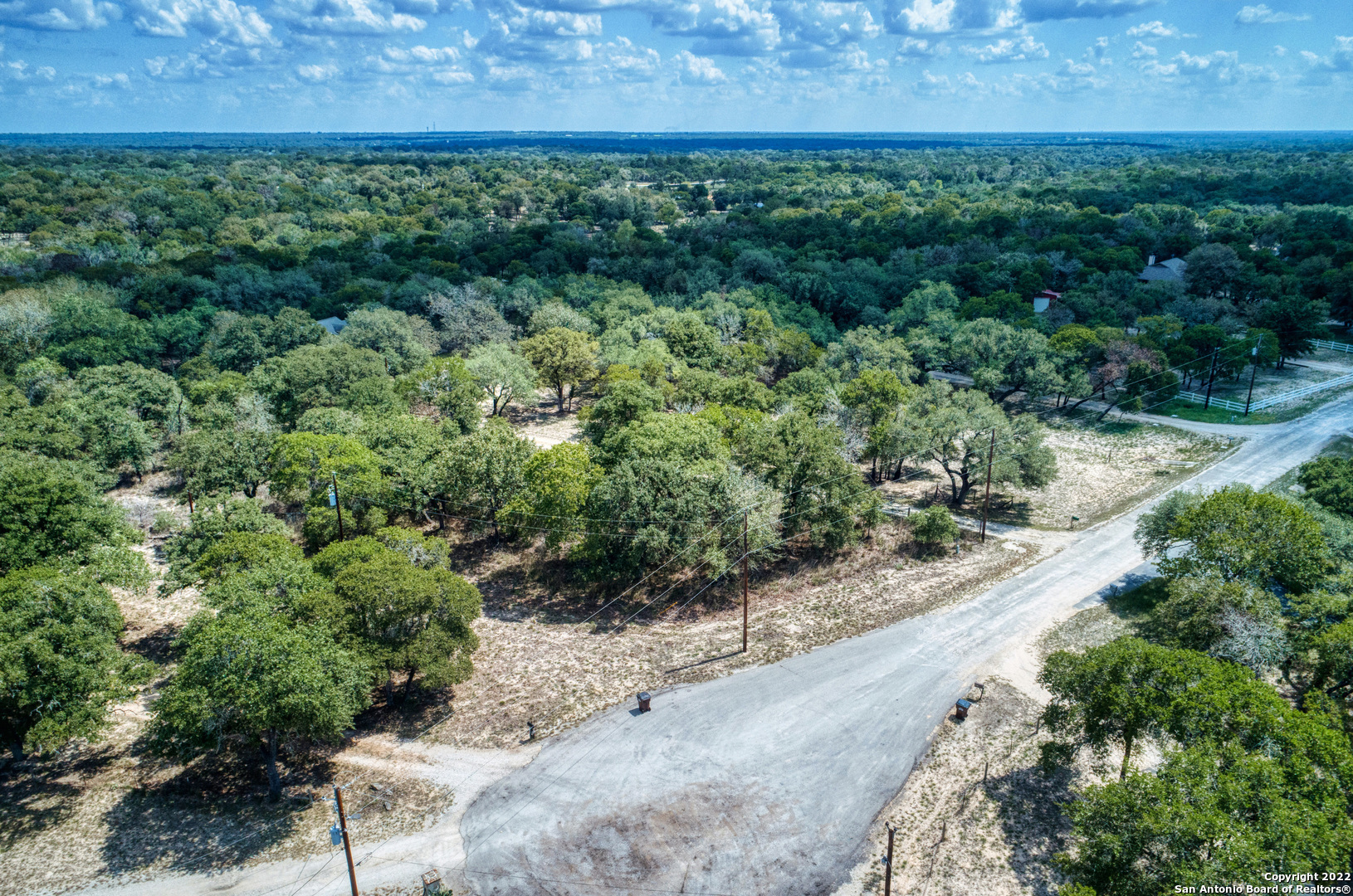 150 oak holw, floresville,  TX 78114