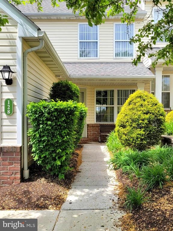 128 hickory ln, wyomissing,  PA 19610
