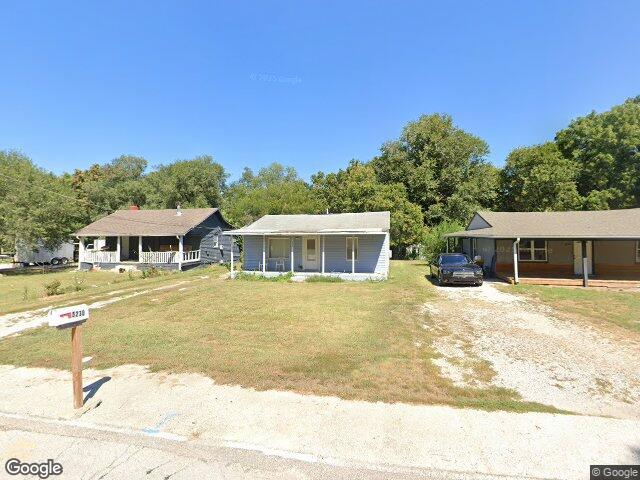 5230 e 51st st, kansas city,  MO 64130