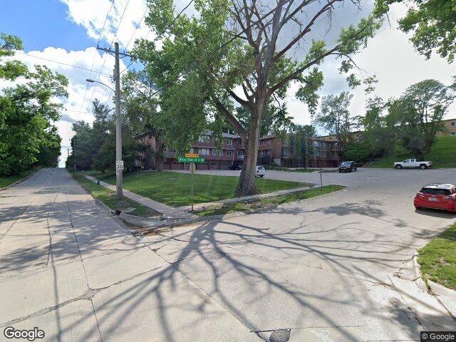 1709 pikes peak ct ne # h
                                ,Unit # H, cedar rapids,  IA 52402