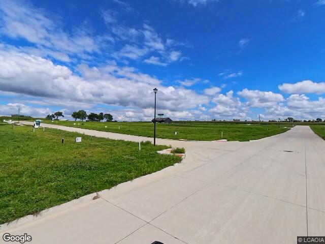 3310 center ct, robins,  IA 52411