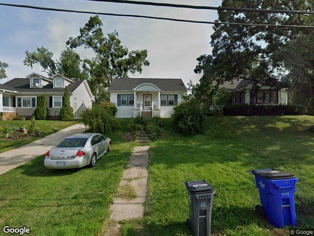 1915 c ave ne, cedar rapids,  IA 52402
