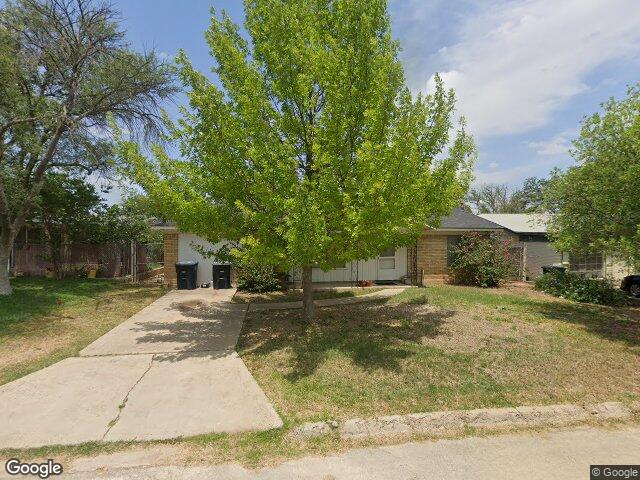 1215 kennor dr, eagle pass,  TX 78852