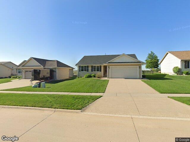 1221 prairie rose dr sw, cedar rapids,  IA 52404
