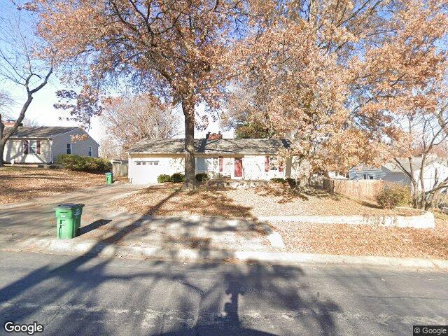 1104 ne shady lane dr, kansas city,  MO 64118