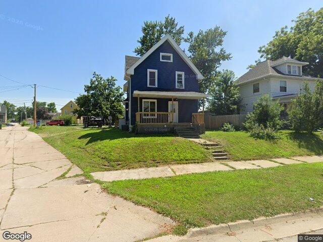 353 7th ave sw, cedar rapids,  IA 52404