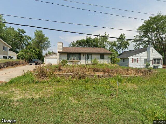 3208 o ave nw, cedar rapids,  IA 52405