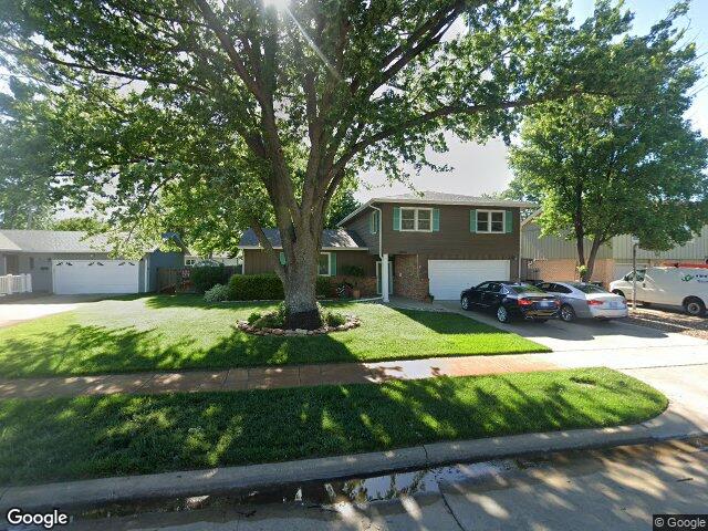 2020 lewis ave, salina,  KS 67401